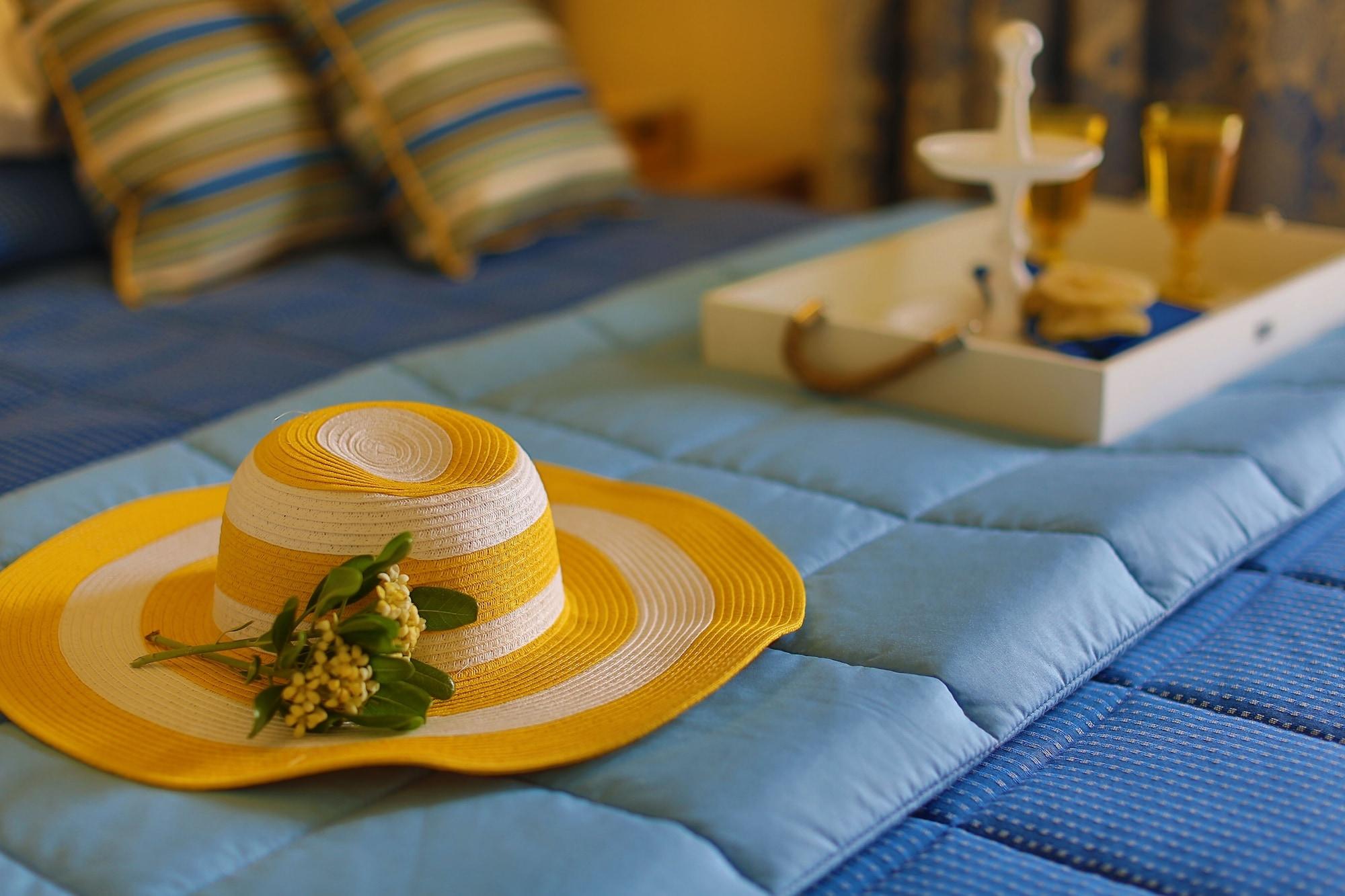 Dolphin Bay Seaside Resort & Suites Galissas Ngoại thất bức ảnh