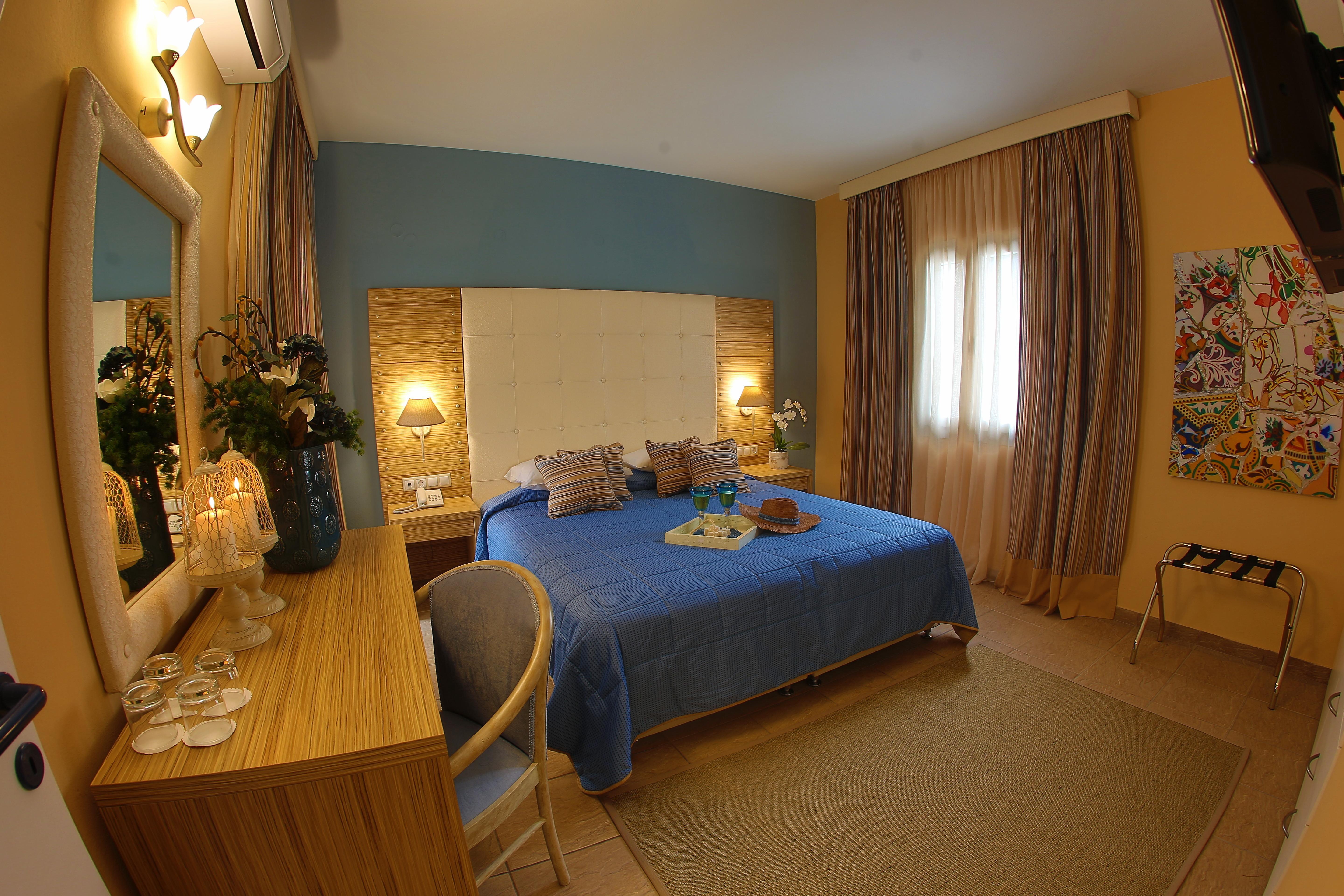 Dolphin Bay Seaside Resort & Suites Galissas Ngoại thất bức ảnh